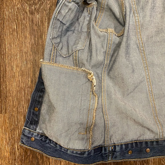 EUC Lucky Brand Denim Jacket Size Small - Picture 4 of 6
